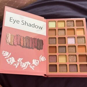 Eyeshadow Palette with Multiple Shades